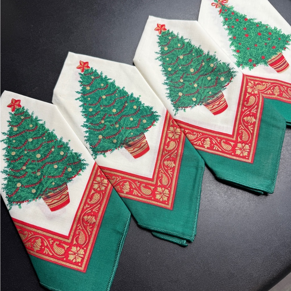 Vintage Christmas Tree Napkins set of 4 in Mint condition!  Ralph Lauren Xmas!